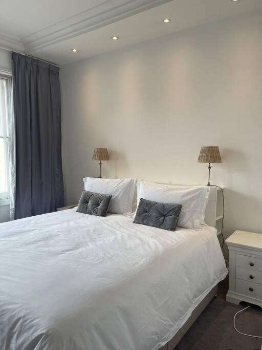 Stunning Grand 2 Bed, 2 Bath Apartment, لندن المظهر الخارجي الصورة