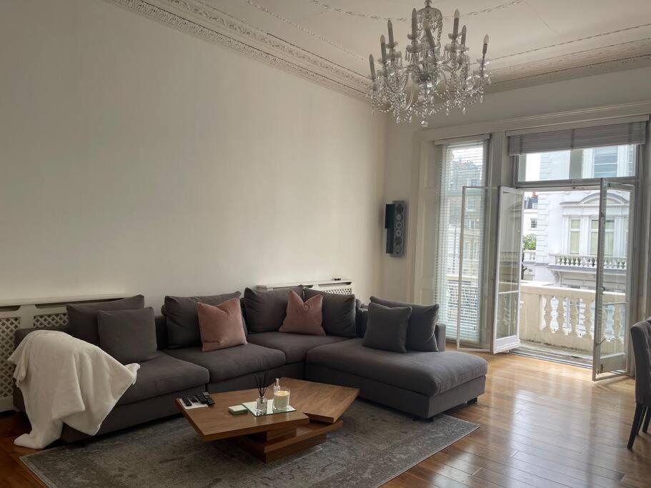 Stunning Grand 2 Bed, 2 Bath Apartment, لندن المظهر الخارجي الصورة